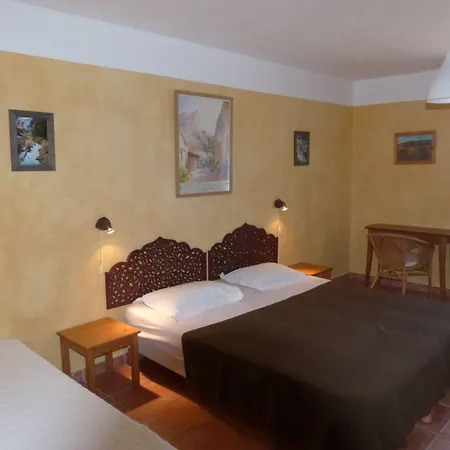 Bed & Breakfast La Ferme Du Petit Segries 3*