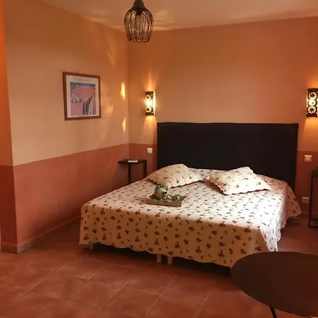 La Ferme Du Petit Segries 3*