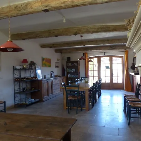 לינה וארוחת בוקר La Ferme Du Petit Segries 3*